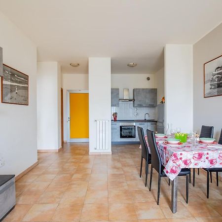 Pretty House Apartment เวียเรจโจ ภายนอก รูปภาพ